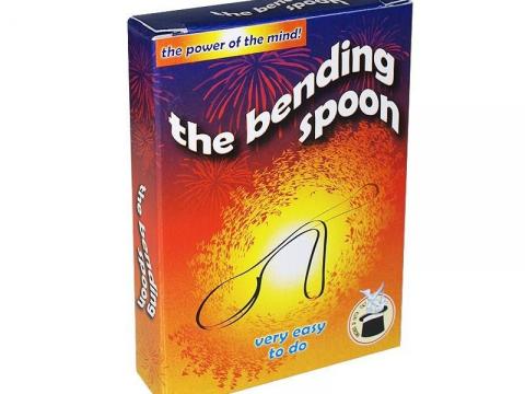 The bending spoon 08340